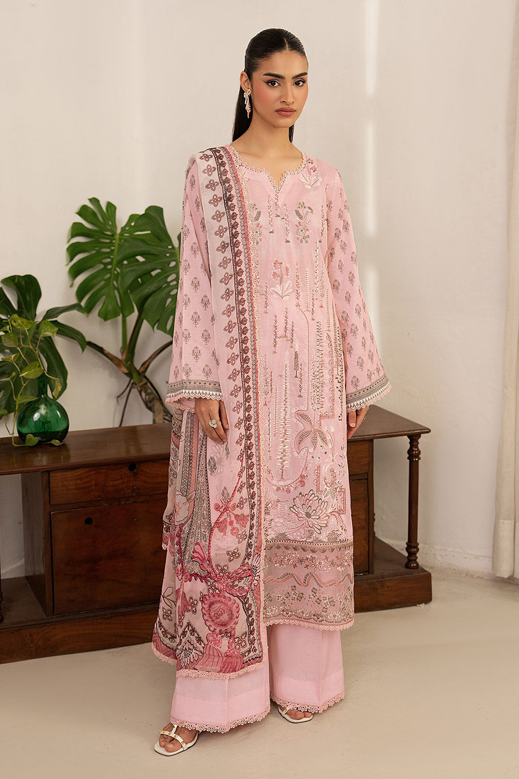 Ramsha | Mashaal Luxury Lawn VOl 16 | L-1607