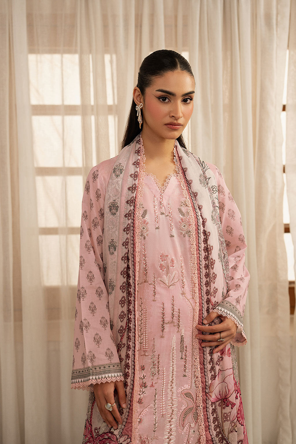 Ramsha | Mashaal Luxury Lawn VOl 16 | L-1607