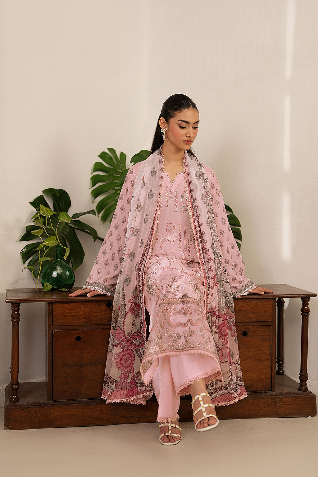 Ramsha | Mashaal Luxury Lawn VOl 16 | L-1607