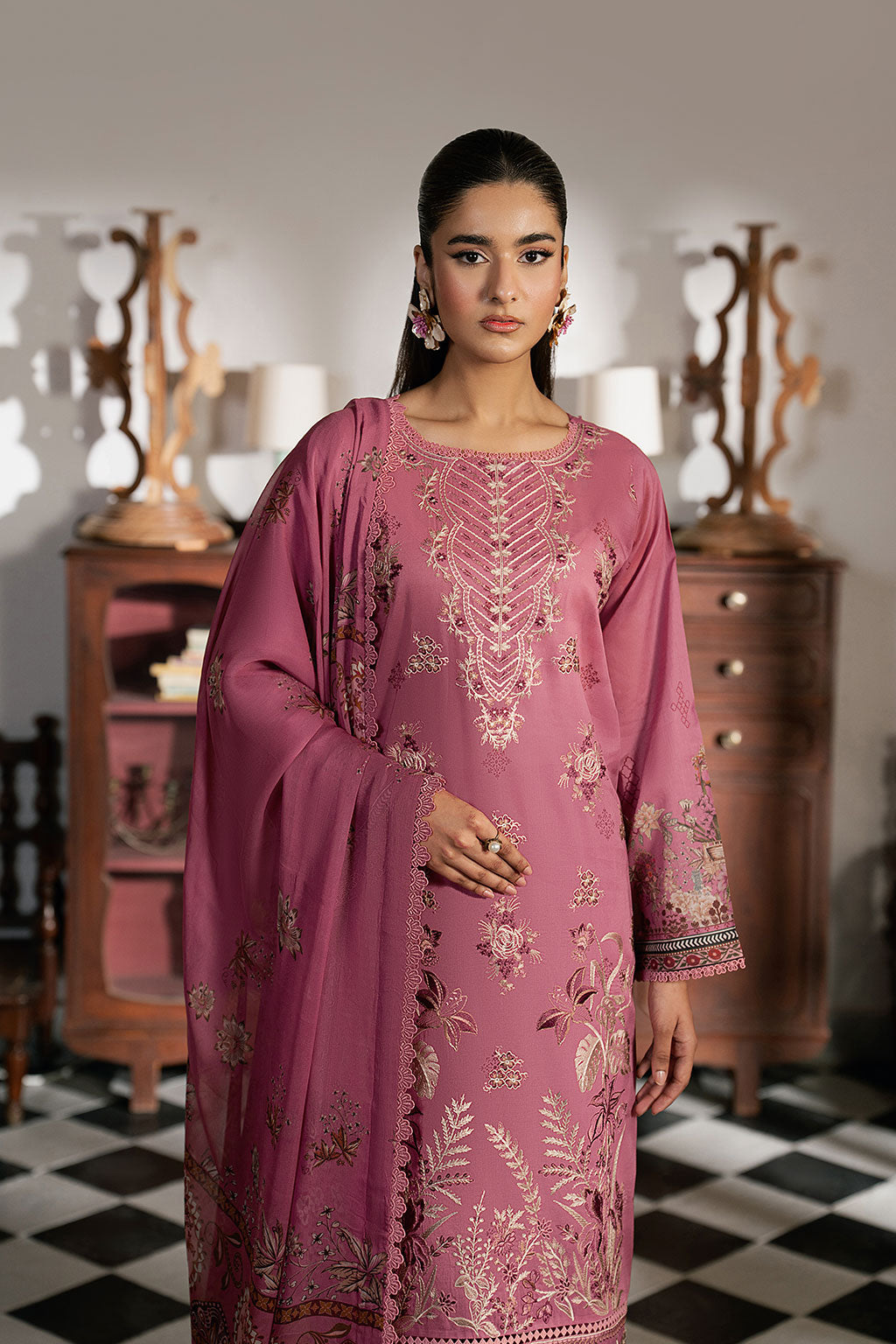Ramsha | Mashaal Luxury Lawn VOl 16 | L-1602
