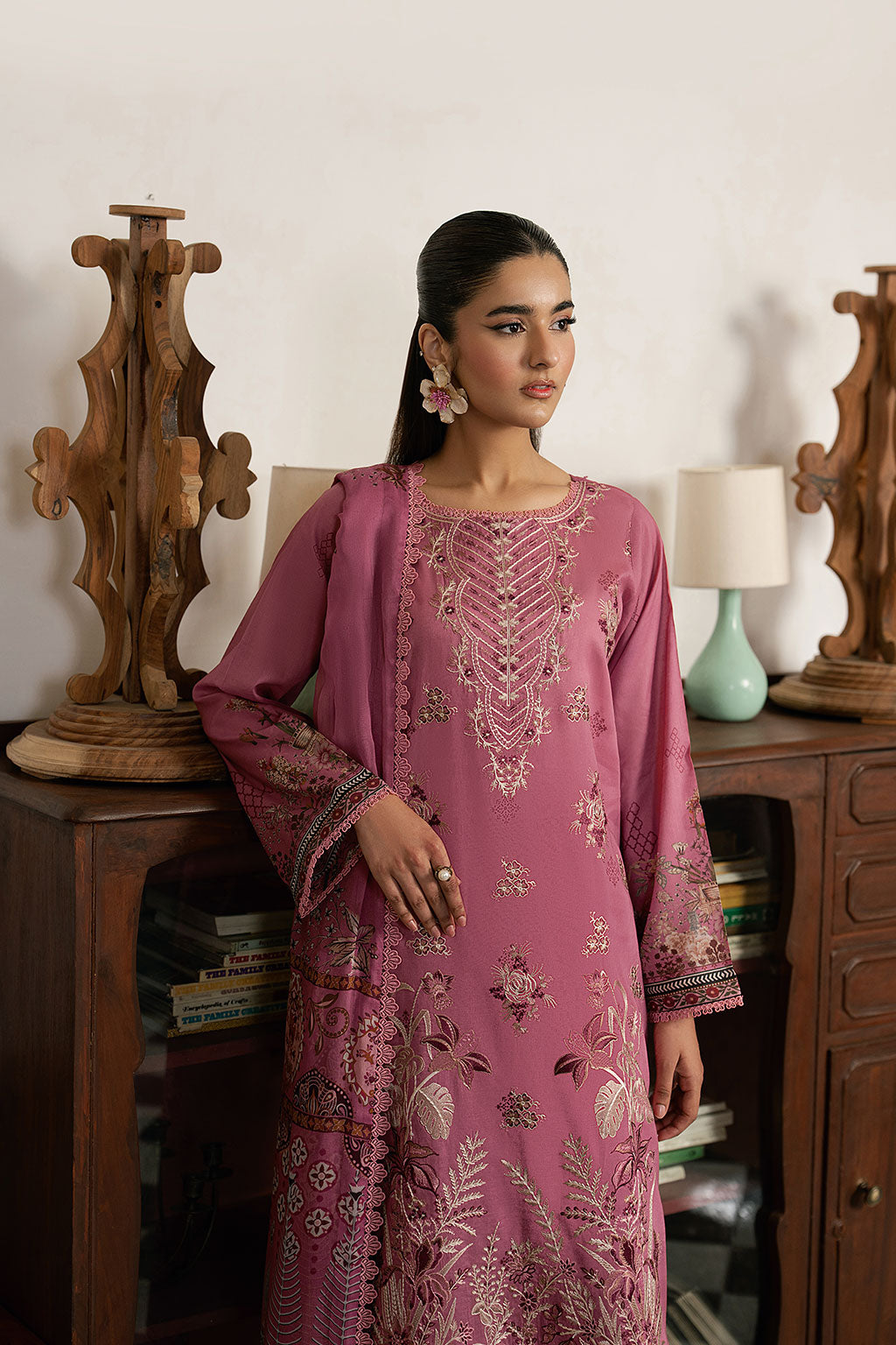 Ramsha | Mashaal Luxury Lawn VOl 16 | L-1602