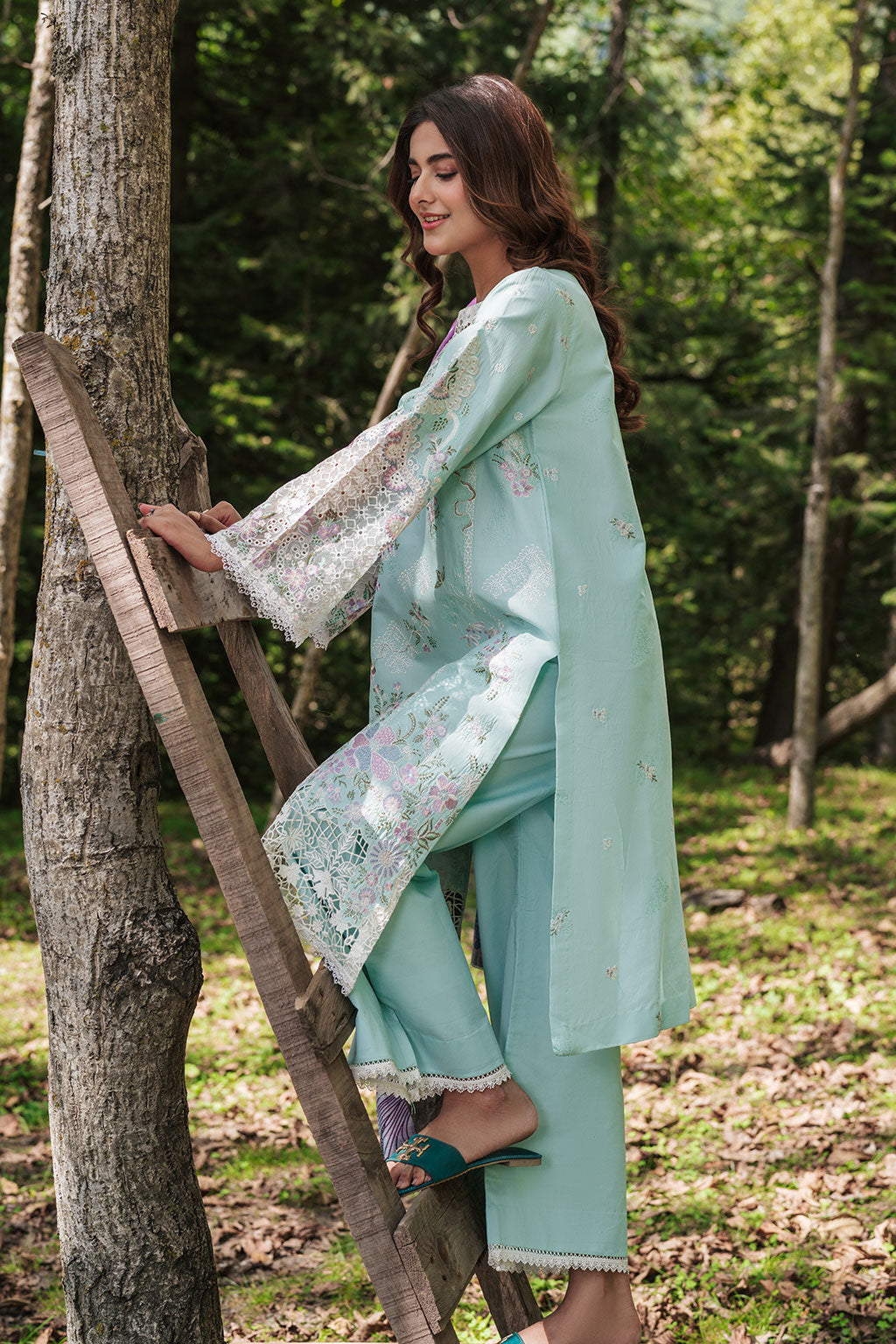 Afsanah | Silent In The Pine Tale | AL-105