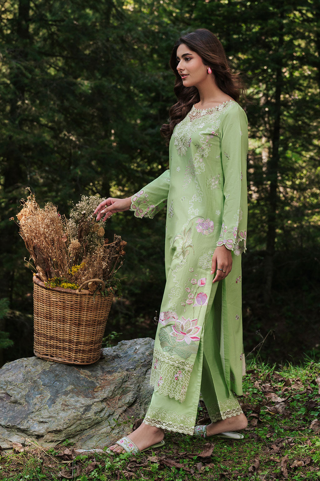 Afsanah | Silent In The Pine Tale | AL-107