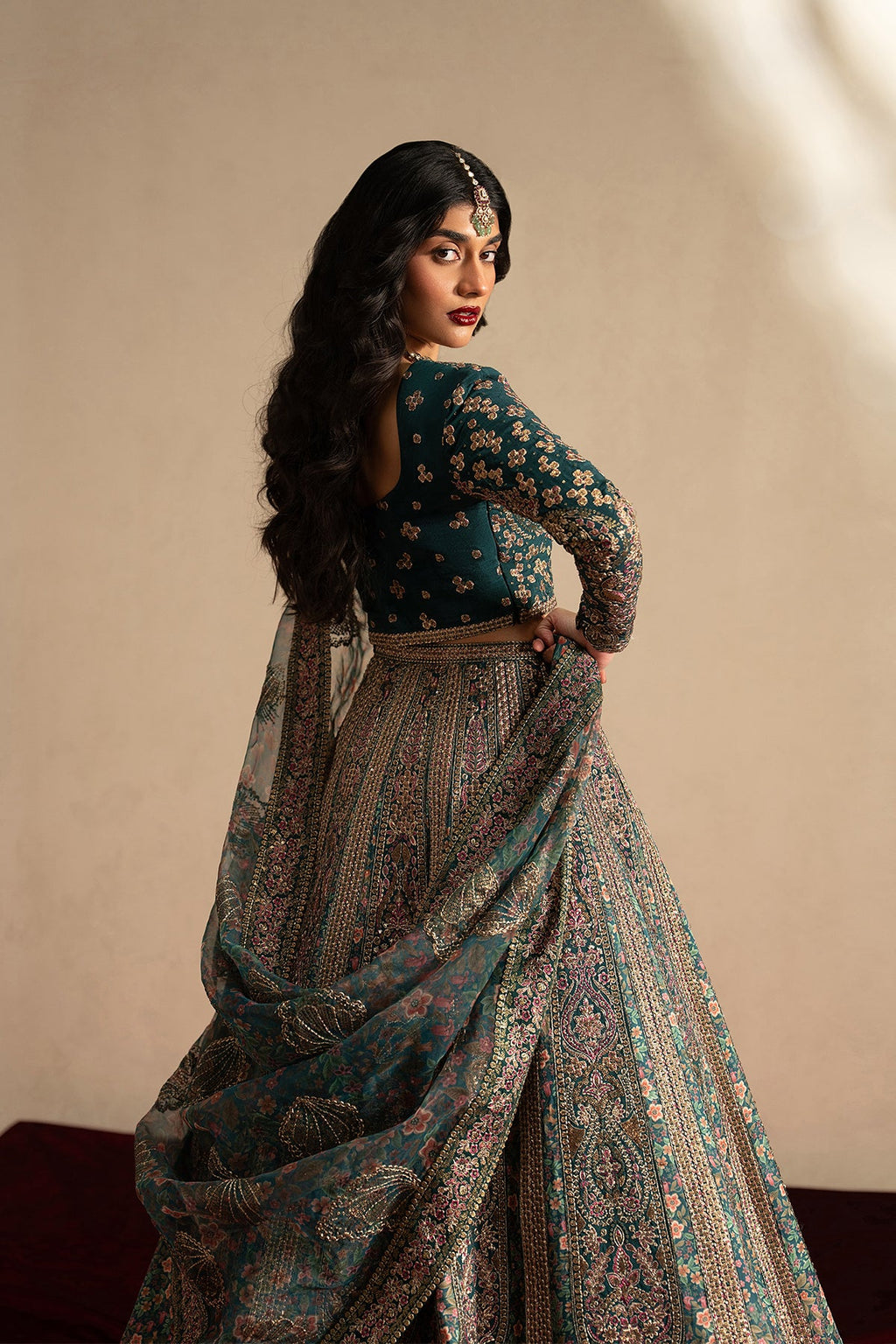 Ayzel | Qurbat Silk Festive Collection '26 | Tassavur