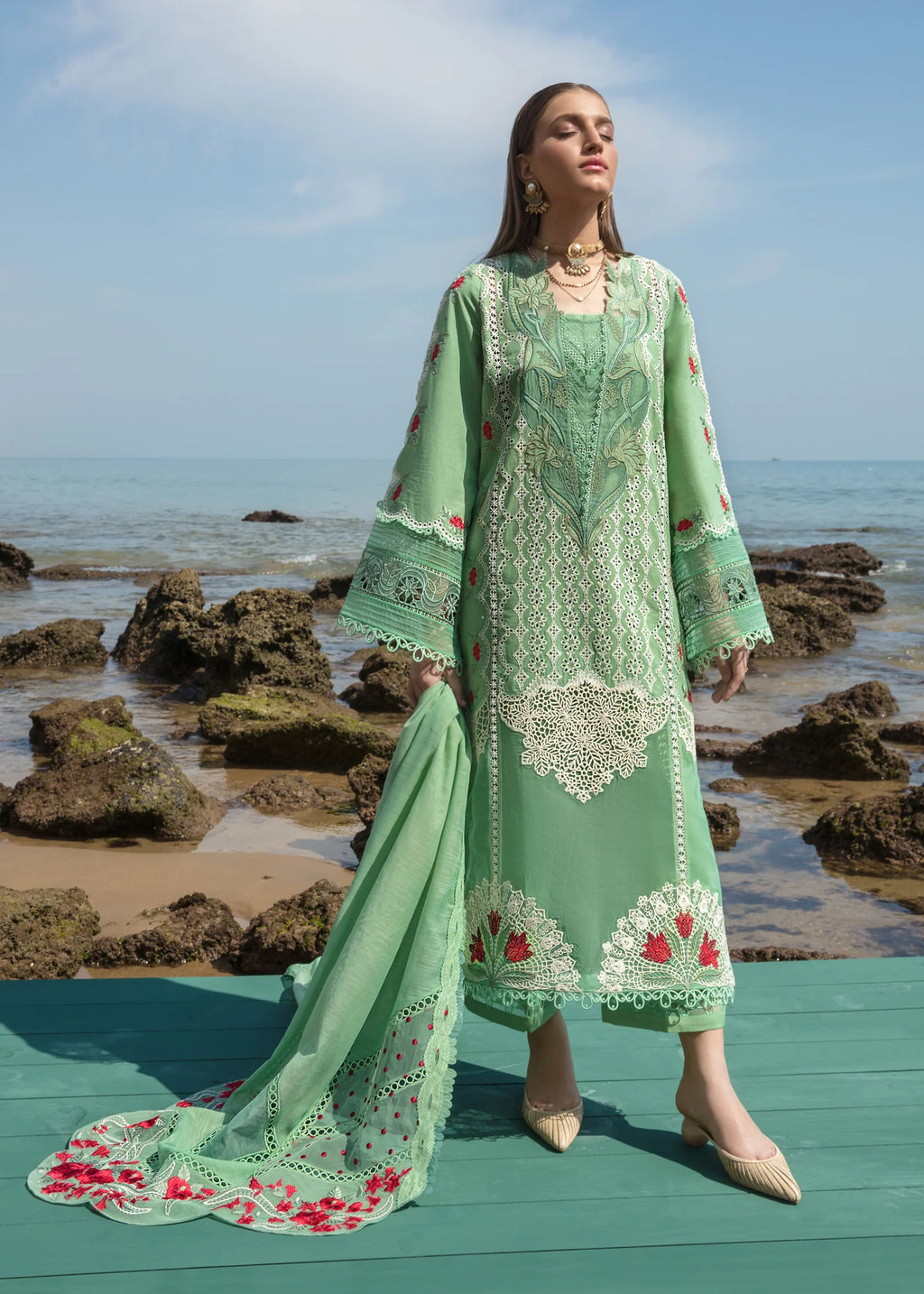 Crimson | lawn 2023 | D3 B - modrenshoppingmall