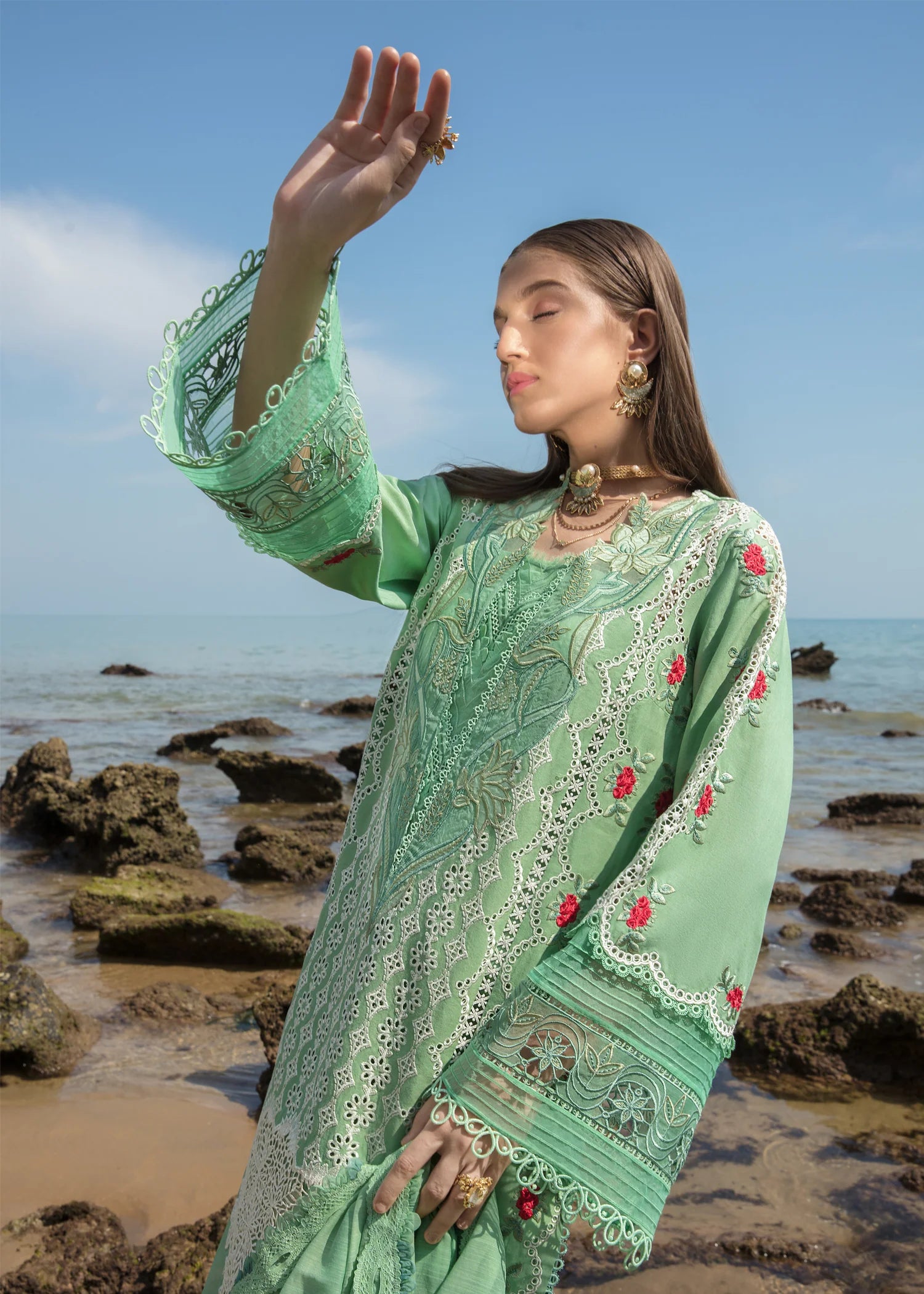 Crimson | lawn 2023 | D3 B - modrenshoppingmall