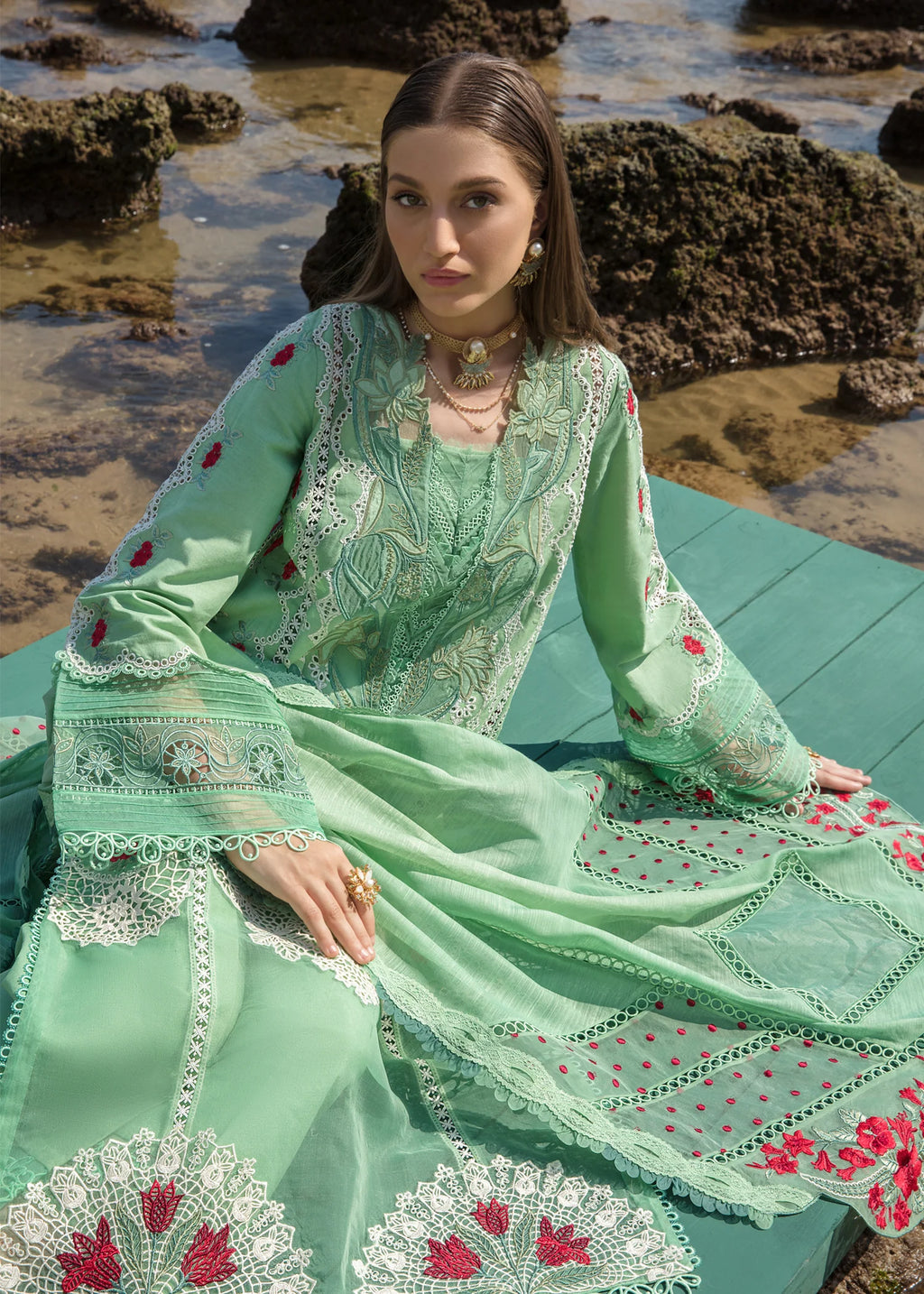Crimson | lawn 2023 | D3 B - modrenshoppingmall