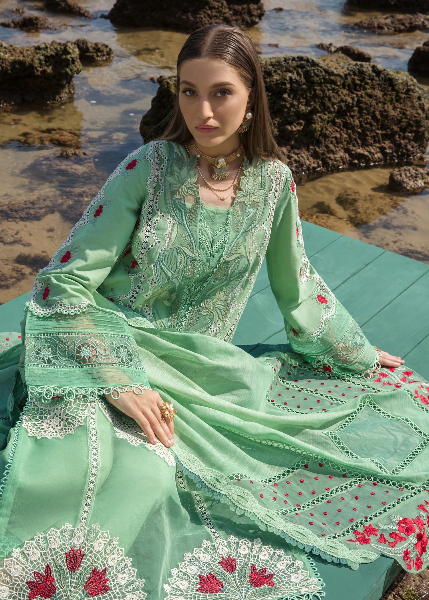 Crimson | lawn 2023 | D3 B - modrenshoppingmall