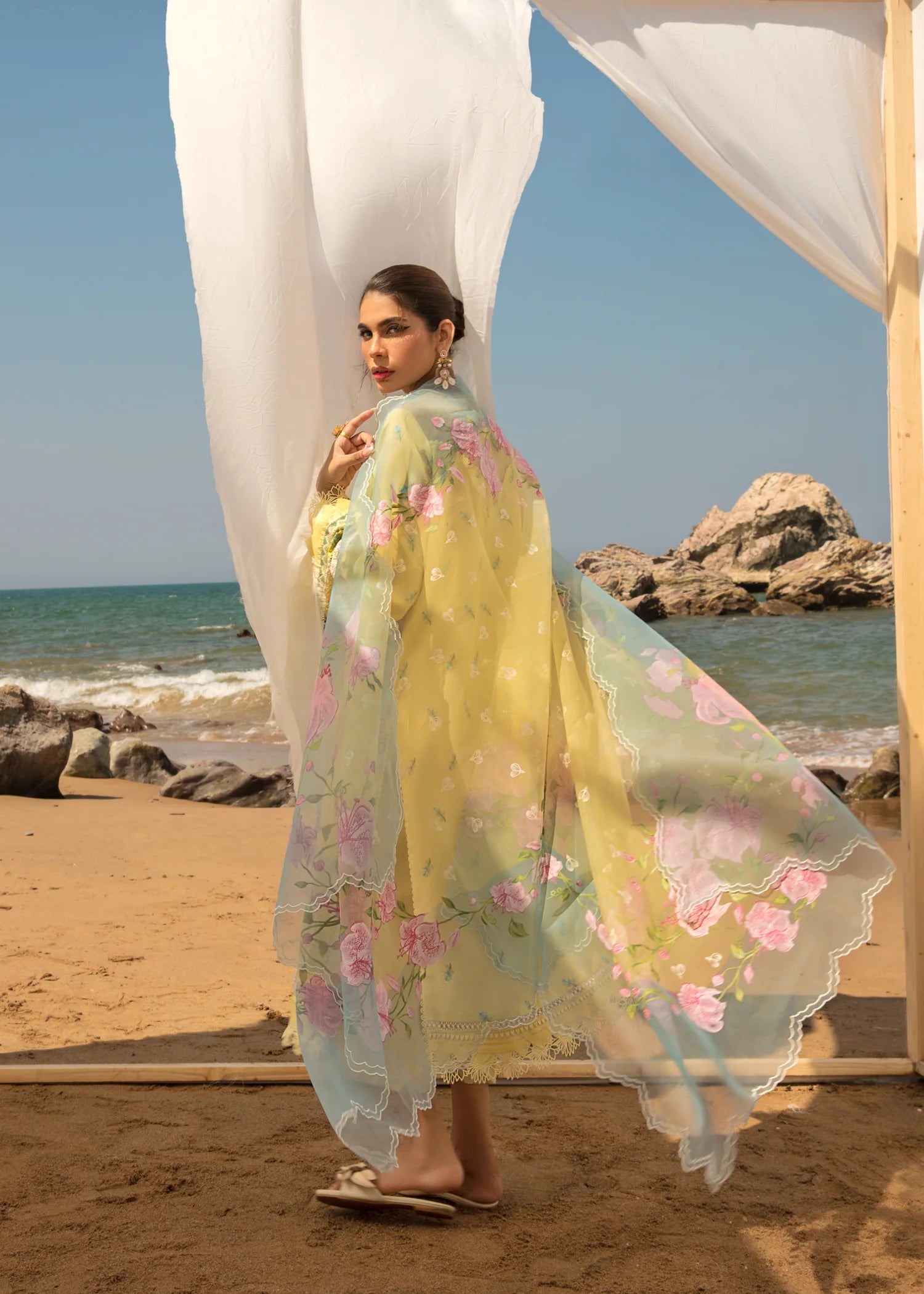 Crimson | lawn 2023 | D5 B - modrenshoppingmall